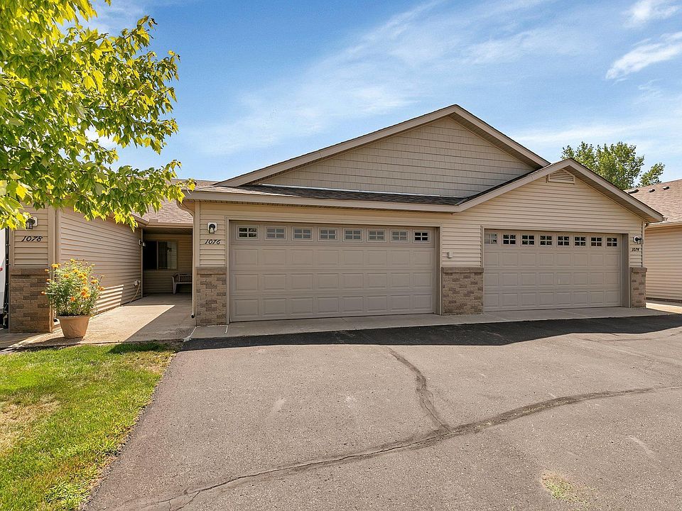 1st image of 1076 Manor Ct