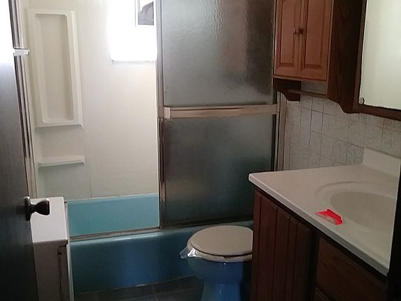 5th image of 18124 Oakwood Ave