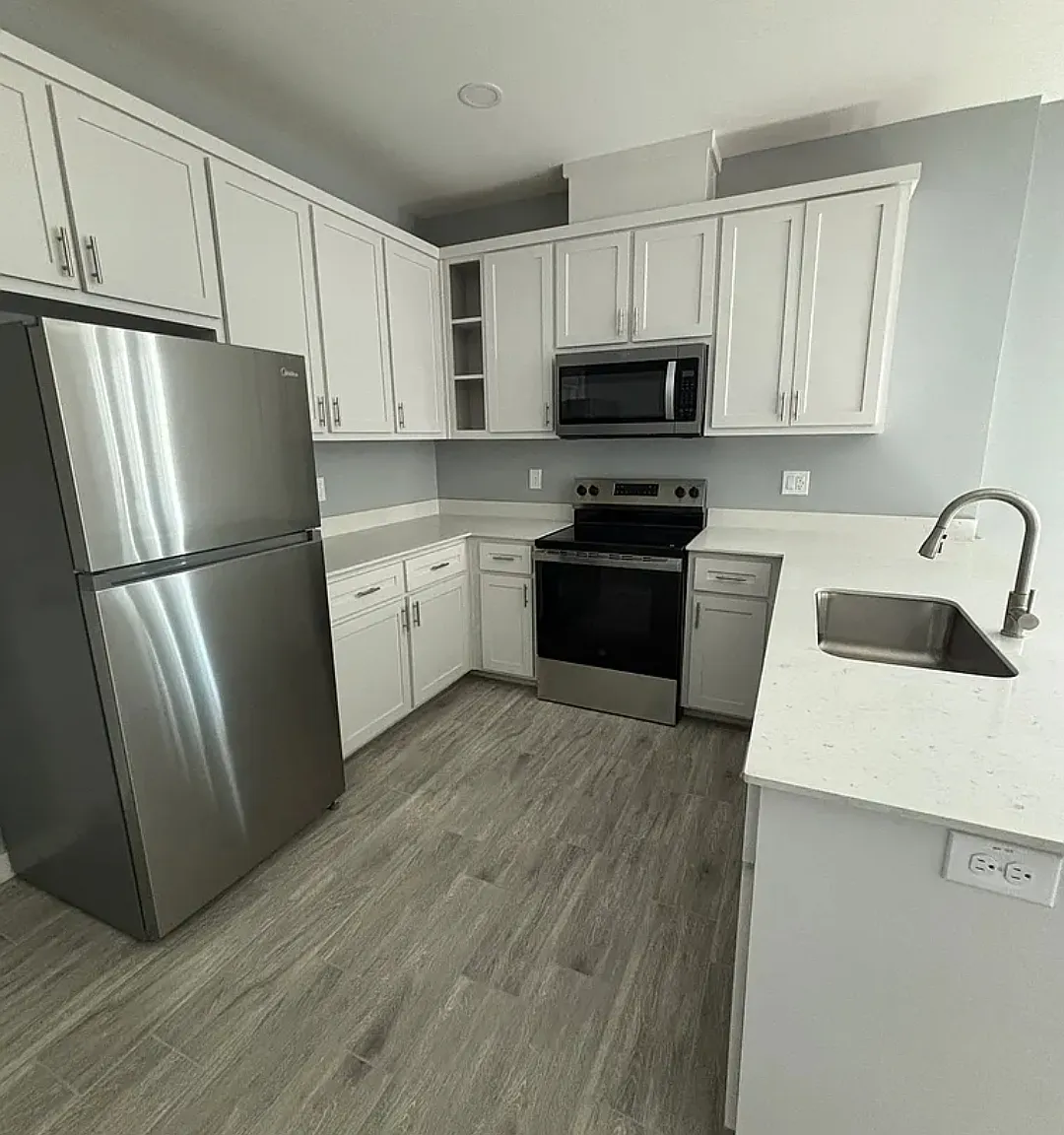 1811 Elsham Rd — Photo 3