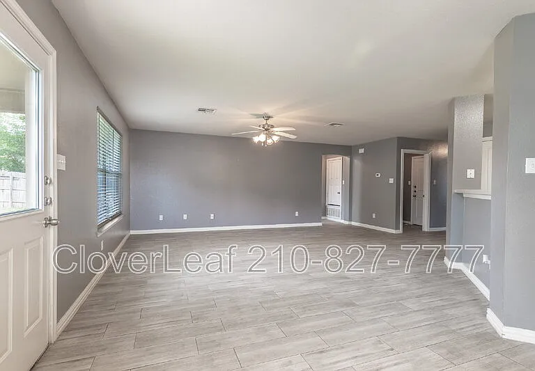 229 Hereford St — Photo 10