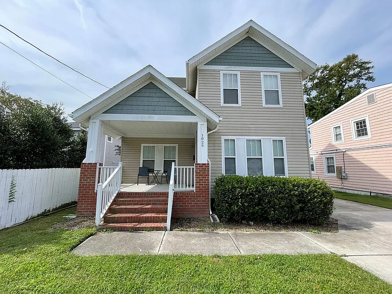 1029 E Balview Ave — Photo 1