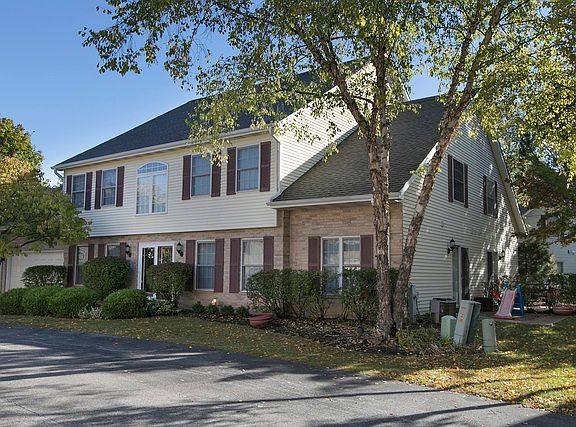 3rd image of 1464 Laurel Oaks Dr #B