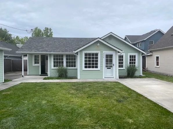 230 S 4th St, Independence, OR 97351