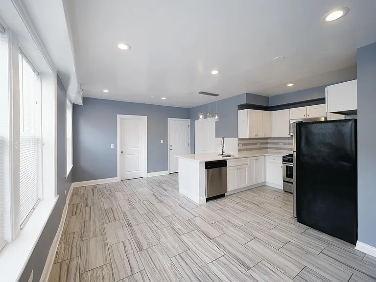 3309 W Bryn Mawr Ave #2 — Photo 10