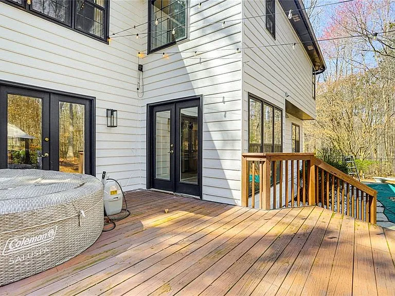 3595 Chastain Ct — Photo 3