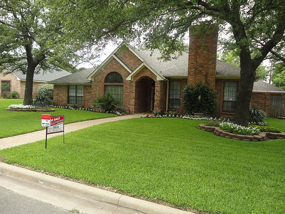 2nd image of 9502 Oak Springs Dr