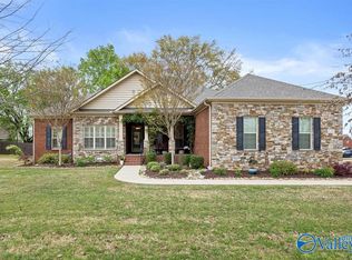 124 Whippoorwill Dr, Huntsville, AL 35811