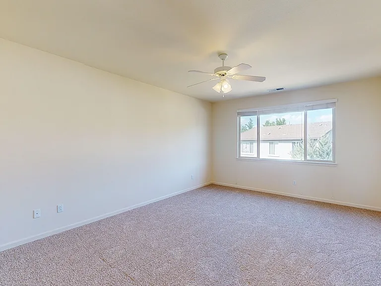 445 Dartmoor Ct — Photo 12