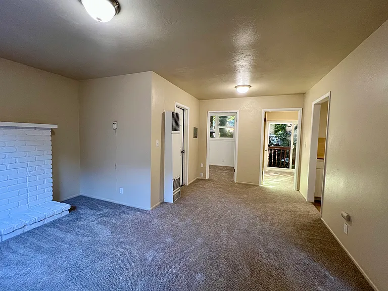 245 Clearview Pl #1/5 — Photo 16