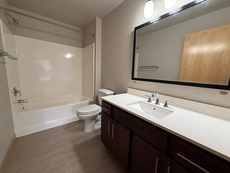 Venture Luxury High Rise — Photo 181