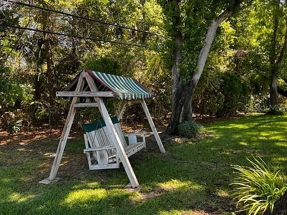 4th image of 3221 E Dorchester Dr