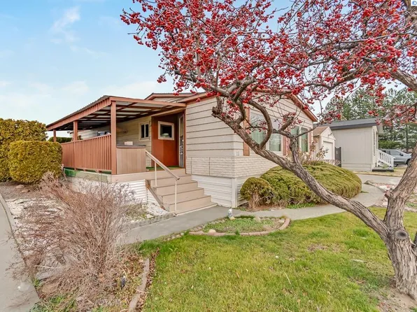 2105 N Steptoe St Trailer 11, Kennewick, WA 99336