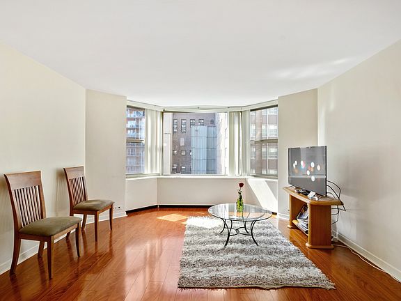 2nd image of 535 N Michigan Ave APT 1204