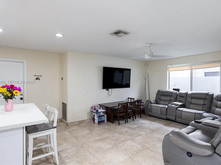 2400 NW 103rd Ave — Photo 14