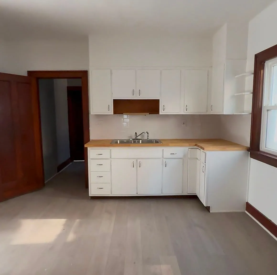 3 bed, 1.0 bath, 1230 sqft, $1,350 — Photo 4
