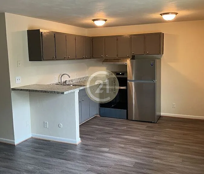 1111 Hugo St #D — Photo 3