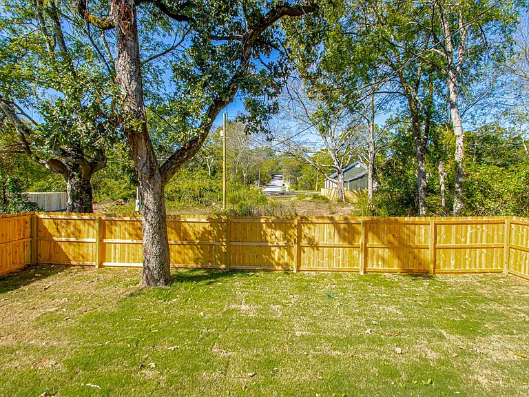 306 S Schiller St — Photo 12