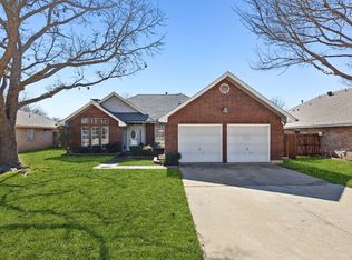 1909 Saddle Ridge Dr, Grapevine, TX 76051