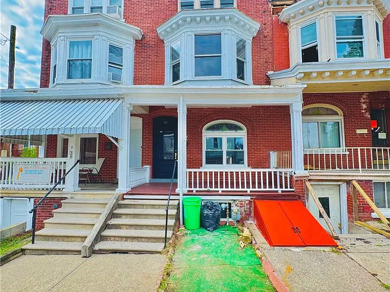 36 S Jefferson St — Photo 2