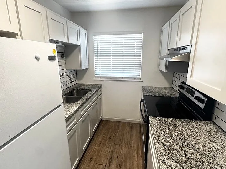 4707 Shadylane Dr — Photo 4