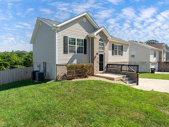 2nd image of 2076 Short Leaf Ln