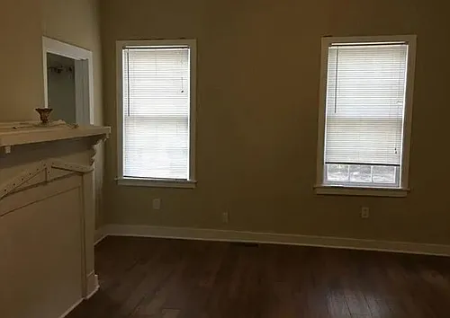 139 Alexander St Photo 1