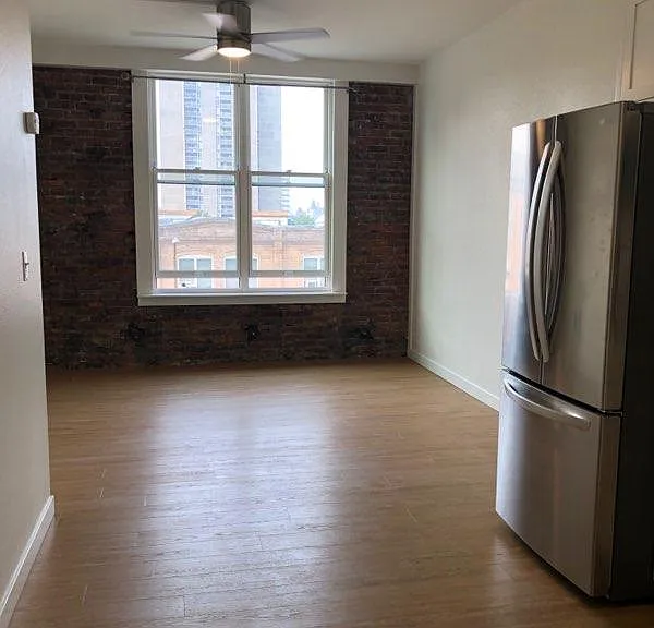 221 W Riverside Ave #10 — Photo 4