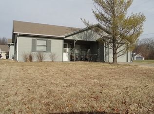 301 Hackberry Ave, Manhattan, KS 66502
