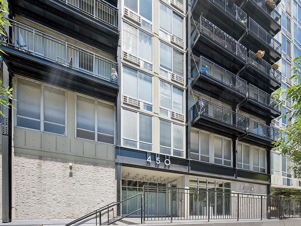 1st image of 450 W Briar Pl APT 9C