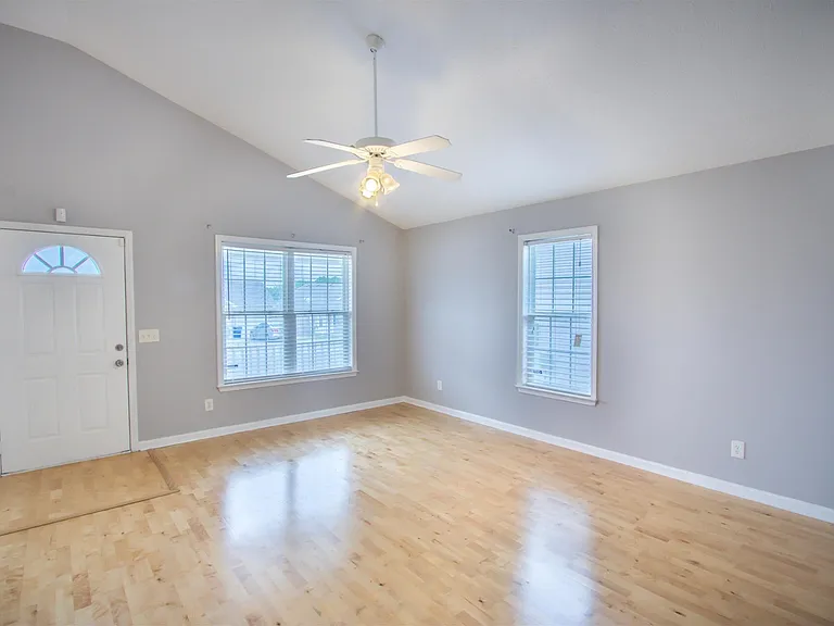 4054 Margo Cir — Photo 6