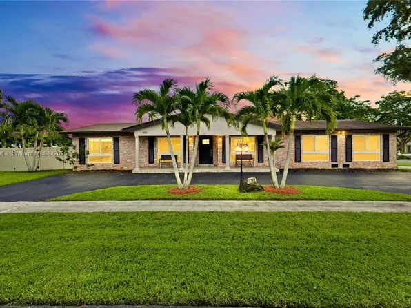 6150 SW 7th St, Plantation, FL 33317