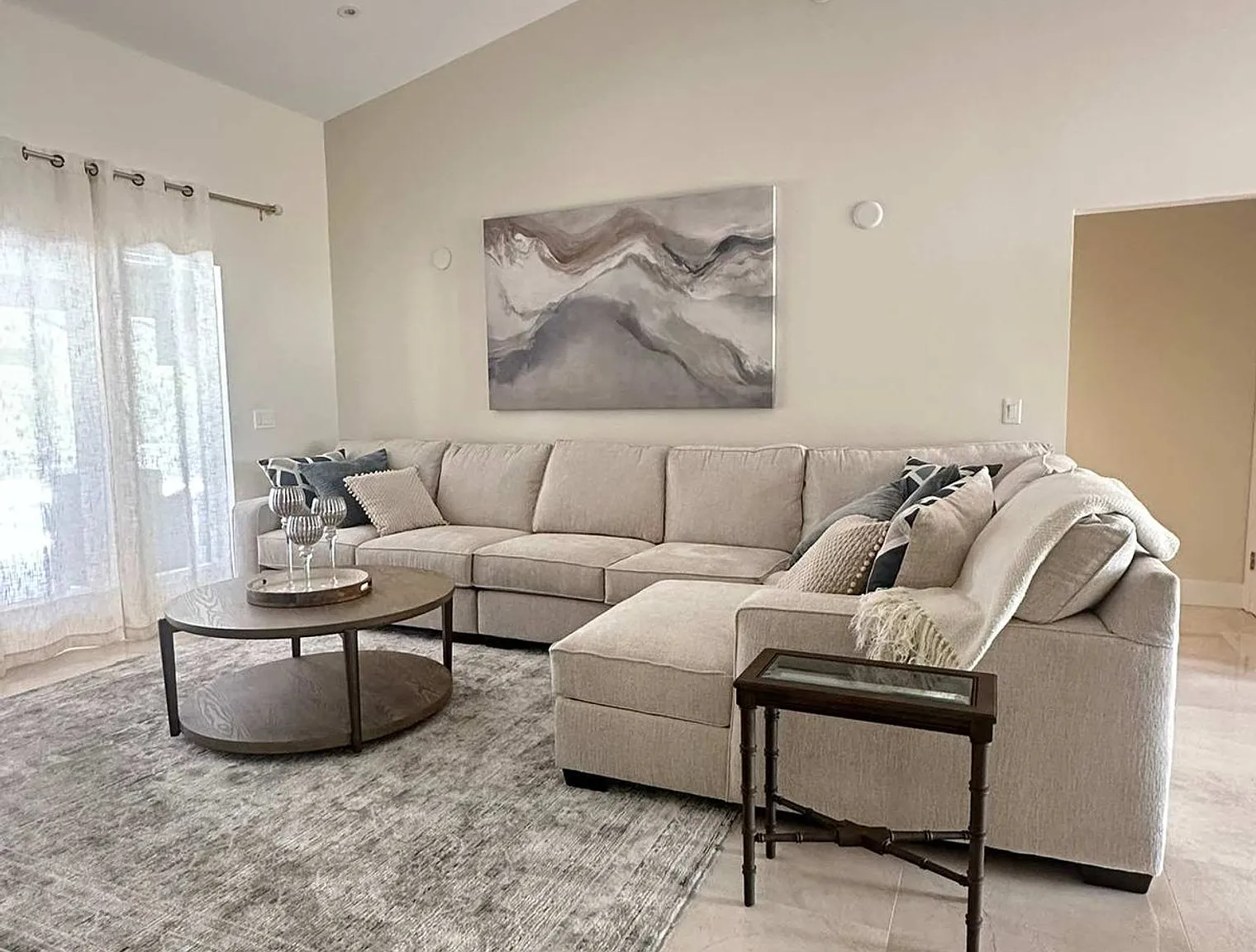 4 bed, 3.0 bath, 2195 sqft, $4,710 — Photo 2