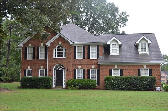 1st image of 135 Waterloch Ct
