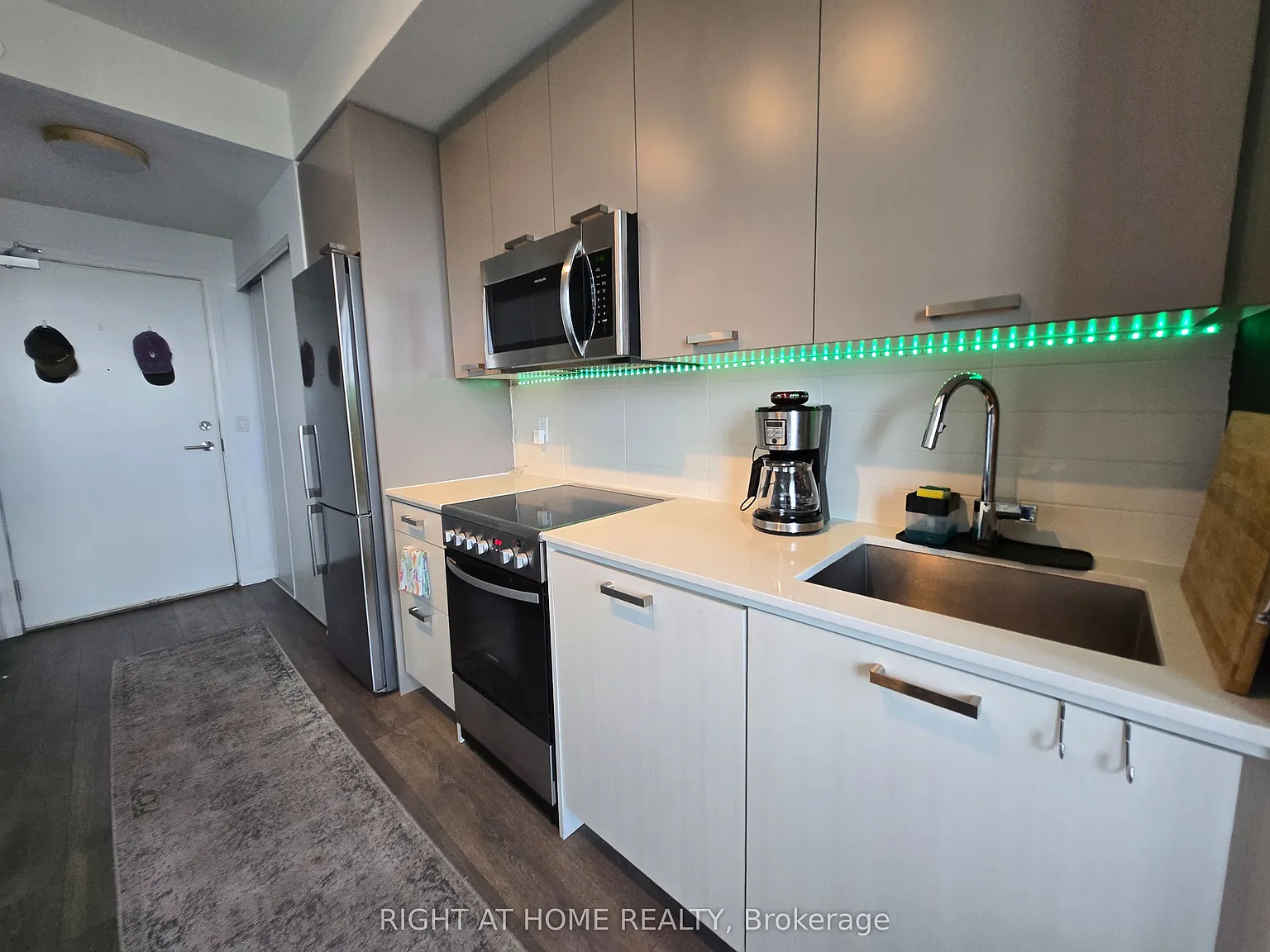 Canvas Condominiums — Photo 4