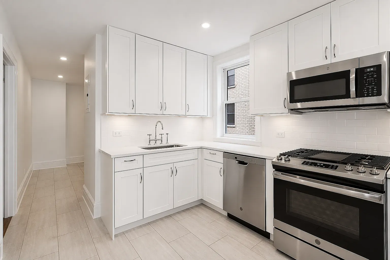 1085 Park Avenue — Photo 2