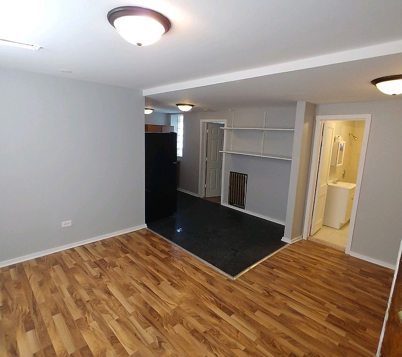 2nd image of 4334 W Walton St #Gdn