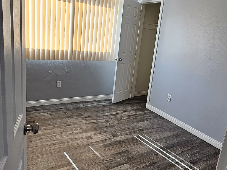 4724 Walnut Ave #B — Photo 12