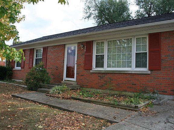 3rd image of 626 Wells Ct