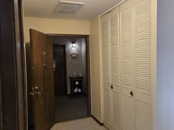 125 N University Dr Unit 302, West Bend, WI 53095