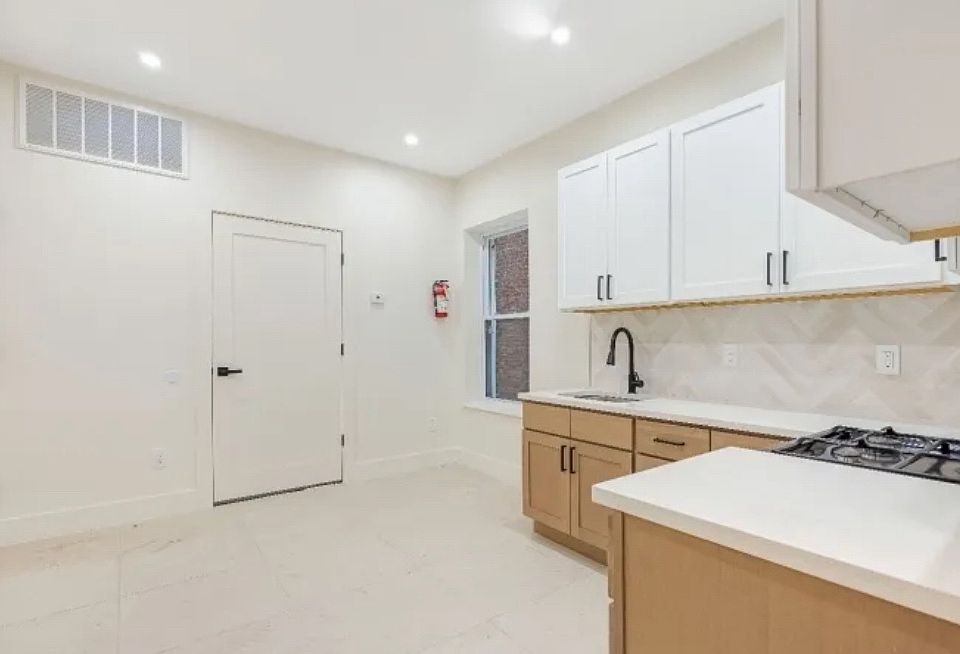 1st image of 10 School St #107