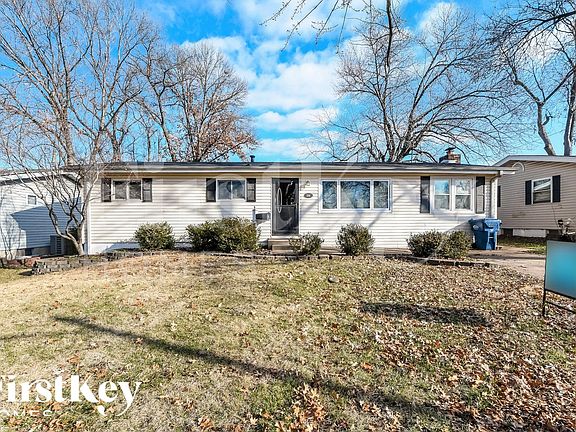 2nd image of 1210 Carmona Dr