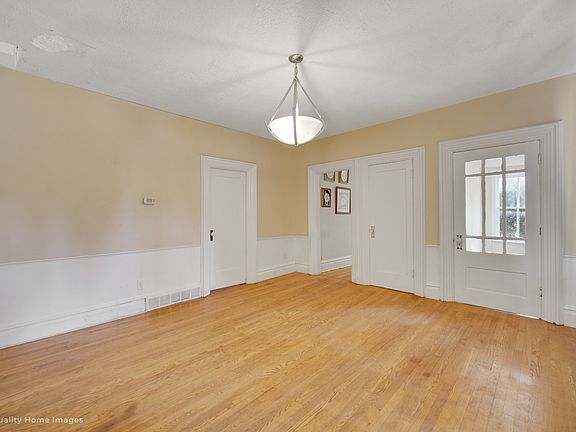 4th image of 520 S Neltnor Blvd