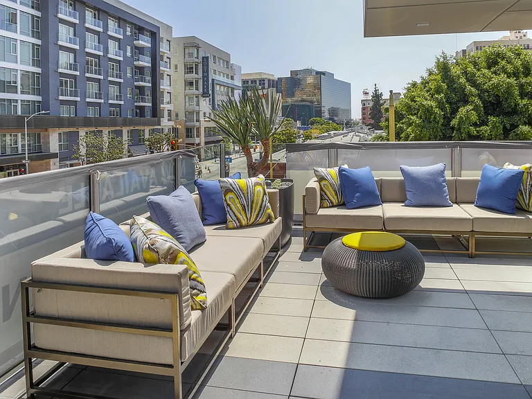 mResidences Olympic & Olive — Photo 19