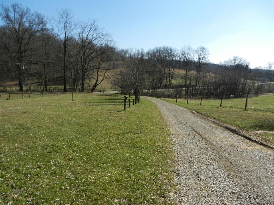 1st image of 8443 Graceland Lane Rd