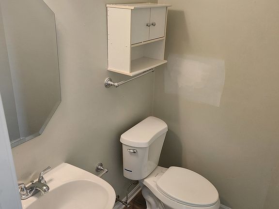 3rd image of 1357 Longchamps Ct