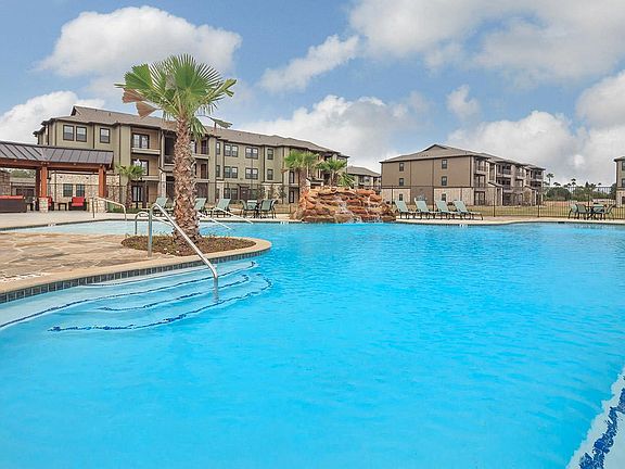 5th image of 902 S Palm Court Dr #2288182