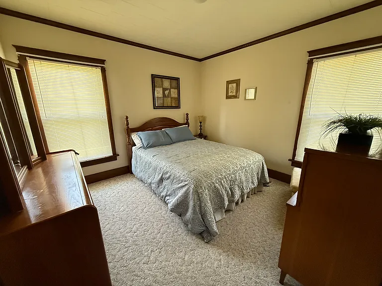 430 N Forest Pl — Photo 6
