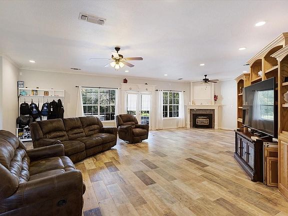 3rd image of 169 Ridgeview Dr