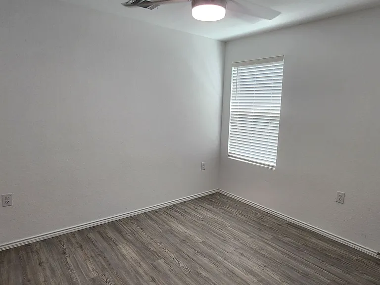 4538 Zoe Pass — Photo 16