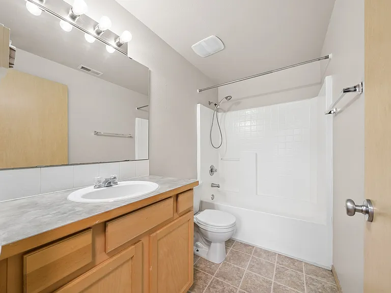 7343 177th St E — Photo 9